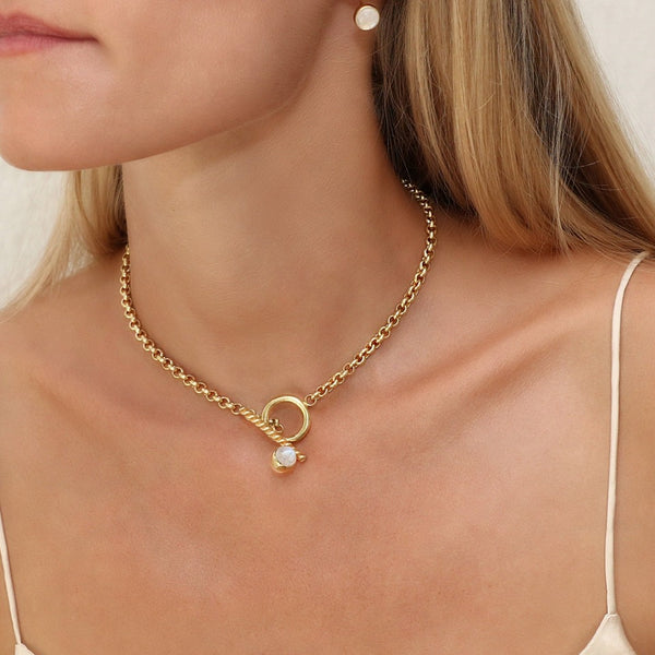 Chunky gold Necklace With Moonstone and a Toggle Clasp // Gold