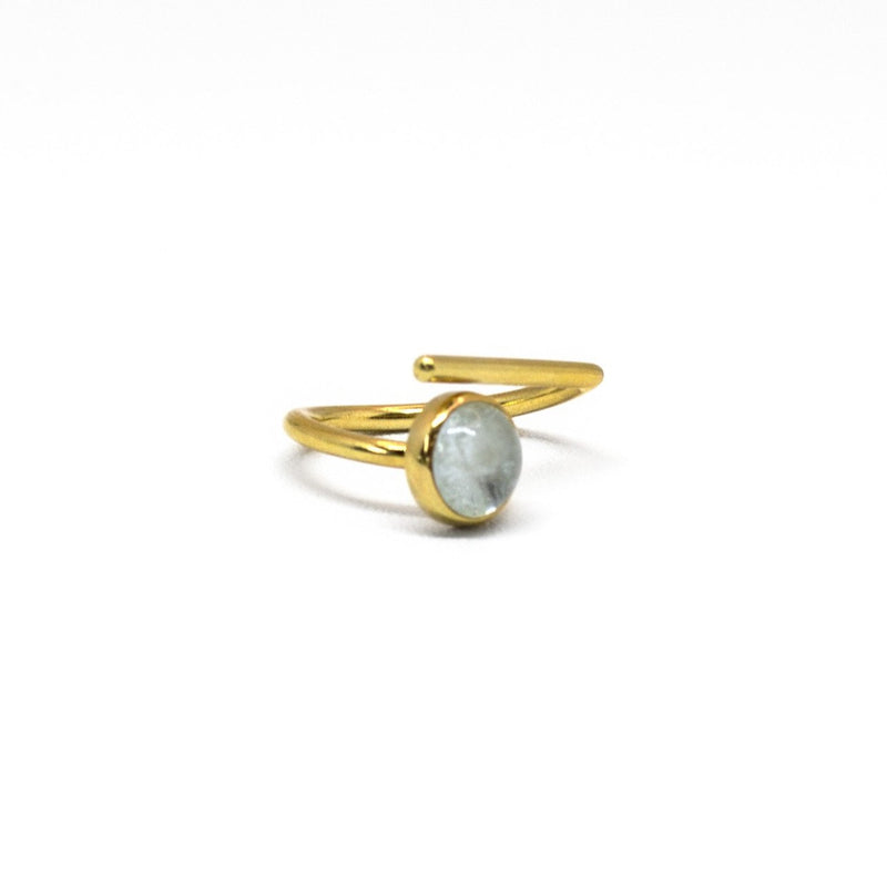 Aquamarine ring // Gold