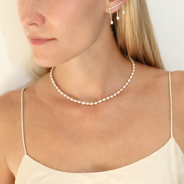 Beige Pearl Necklace with a Toggle Clasp // Silver